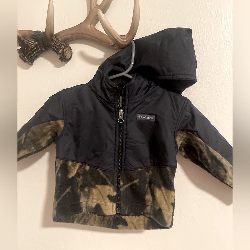 Columbia zip up jacket 6-12m. Camo